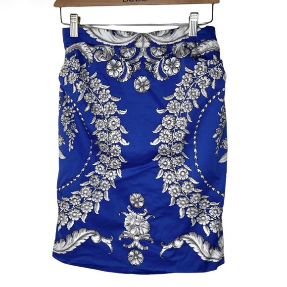 💕SOLD💕Anthropologie Gorgeous Pencil Skirt - Picture 2 of 9